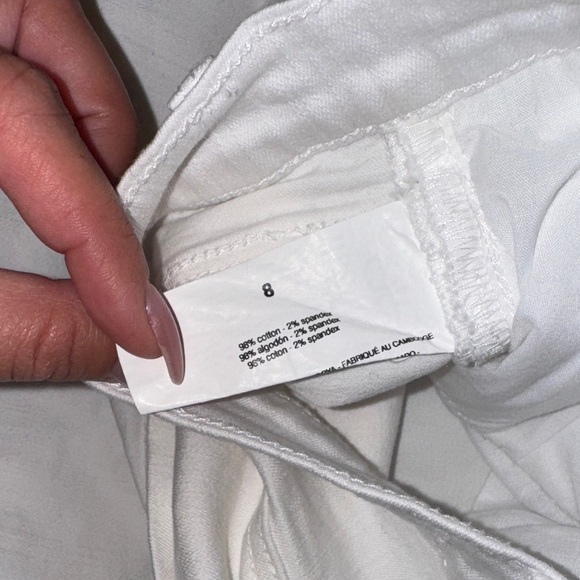Jessica Simpson- White Jean Shorts size 8 - Picture 8 of 13